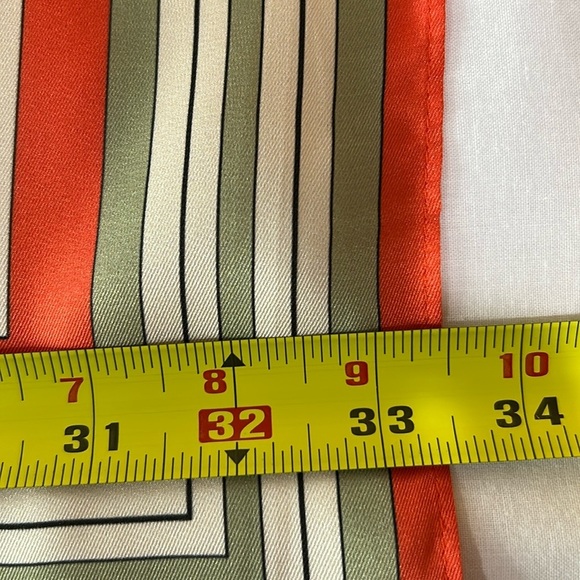 R-2217- Women's Scarf Orange Cream Colors NWT - Picture 4 of 7